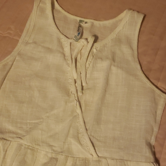 Dress - Picture 2 of 4